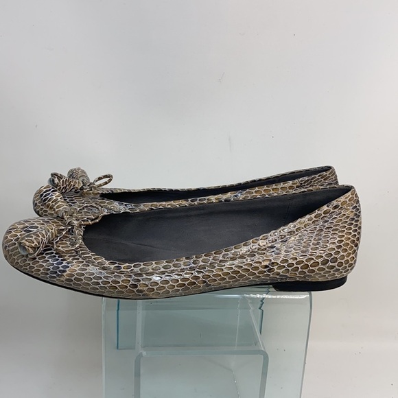 Stuart Weitzman Sz 7.5M Snakeskin Print Flats - Picture 5 of 11